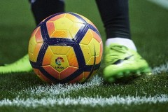 法甲焦点战：朗斯迎战里尔，青训英才宿敌对决